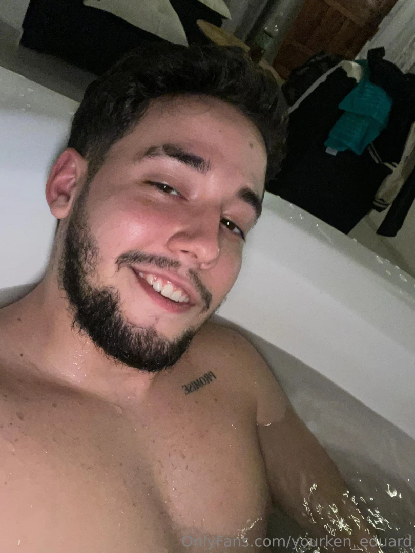 Hello love how are you i m very hot and i want to play come to my dm 