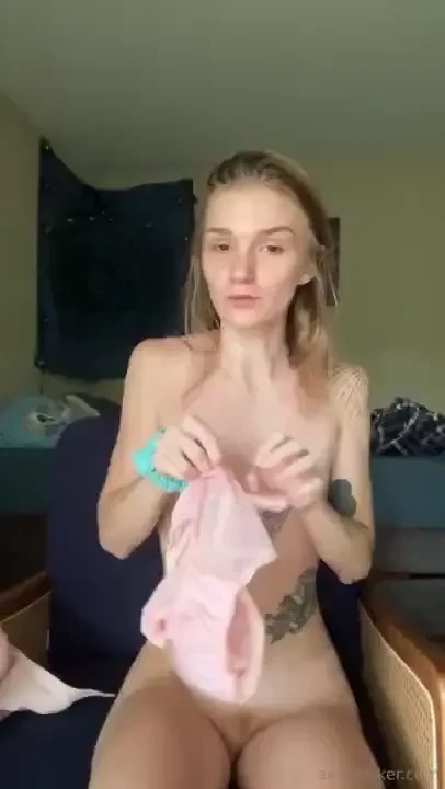 New bra new try on haullll do we like this pretty pink one 
