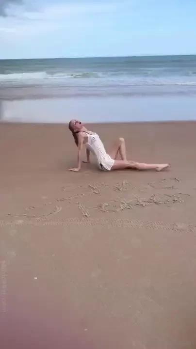 Need a beach babe behind the scenes from some pics you may have seen 