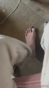 New toes new me i know its technically still summer but the dark green