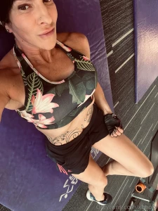 10 mile run and gym cracked by midday - time for some sun roasted part 1