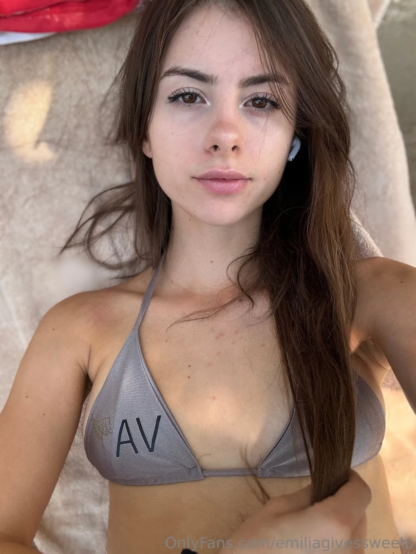 Am i ur prettiest girl 