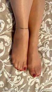 Front or back message me for the full video of my toes soles and legs part 2