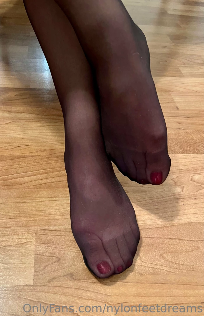 Happy footrub friday everyone message me for full video or a pair of part 1 