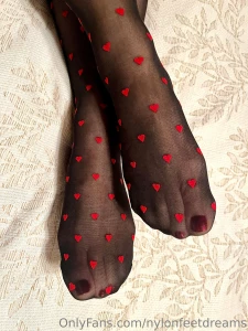 Happy valentines day i hope all of your nylon dreams cum true today part 1