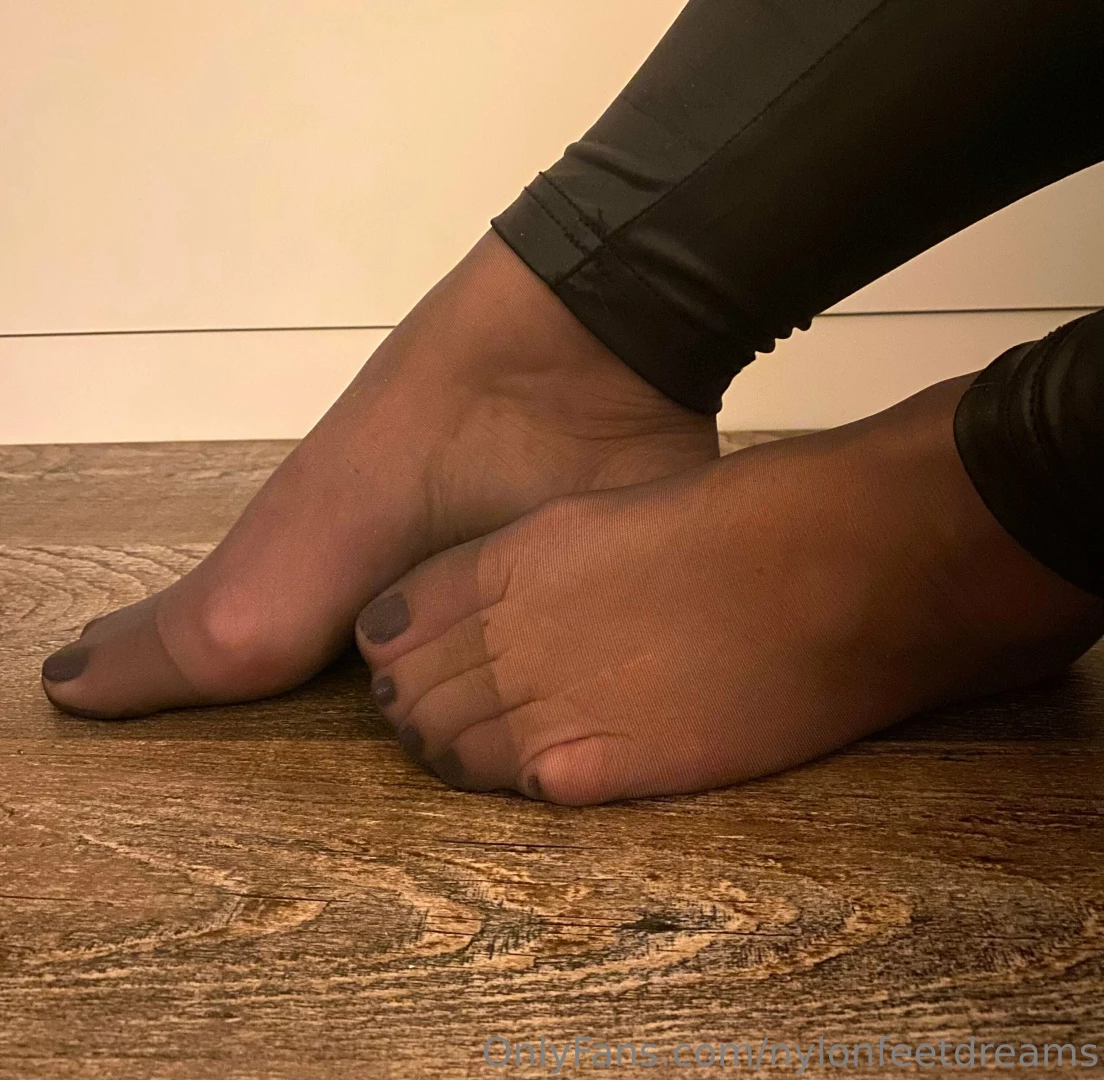 From one of my first photo shoots i ever made message me for worn part 3 