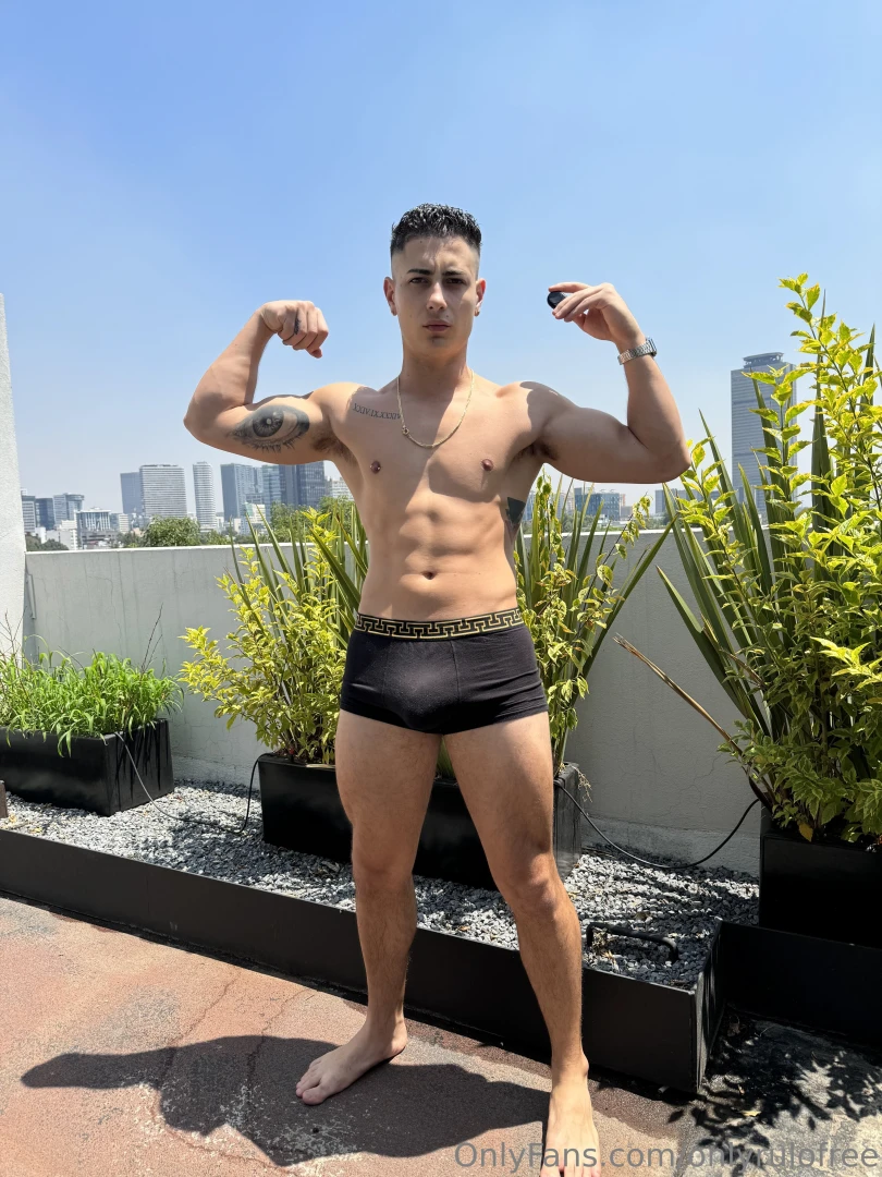 Queres hacerlo con un hombre asi 