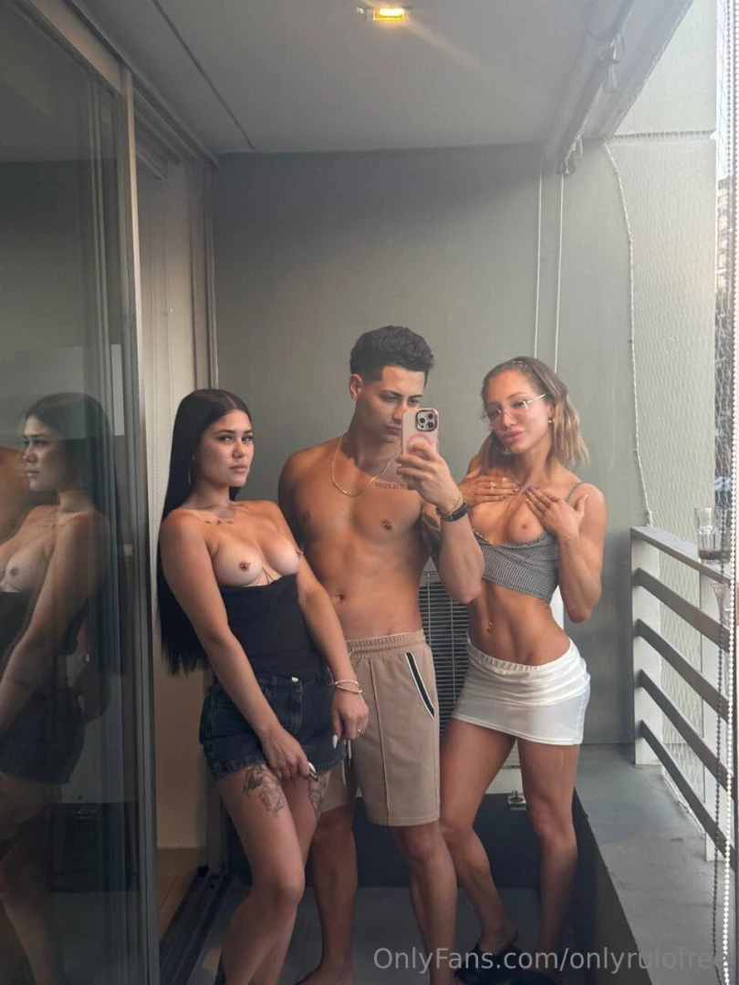 Quieren nuevo video con est s dos perras 