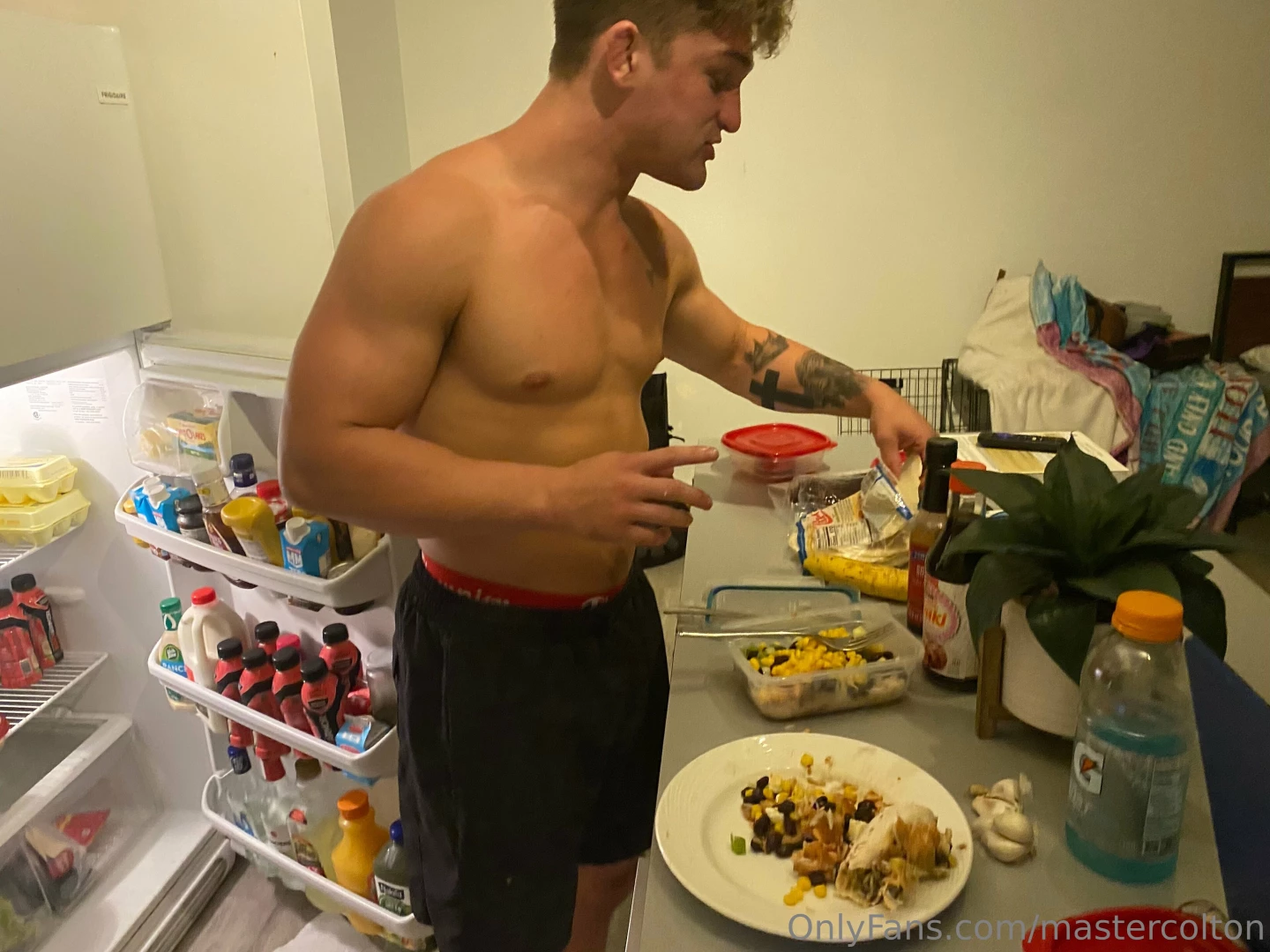 Things always get hot af in the colton kitchen so many good smells for 