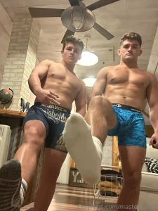 Home for the holidays means lots of bro content for you pigs to drool