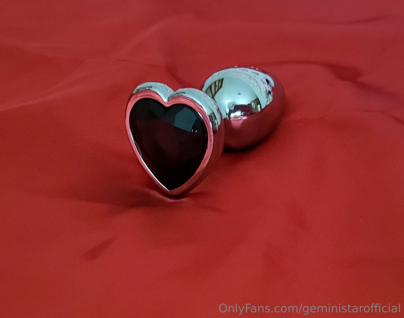 V-day heart themed set get it now at a steal of a discount jeweled 