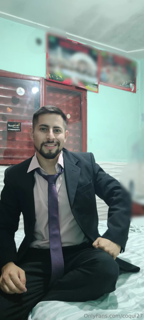 Look at me baby comes home from work very hot with my suit and my cock 