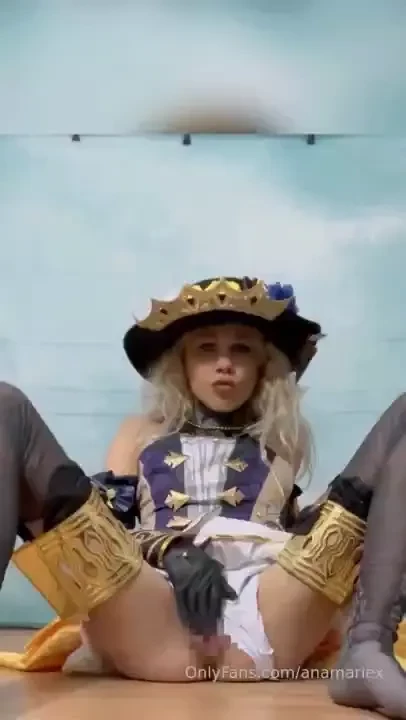 Navia makes the biggest mess and soaks her dress 