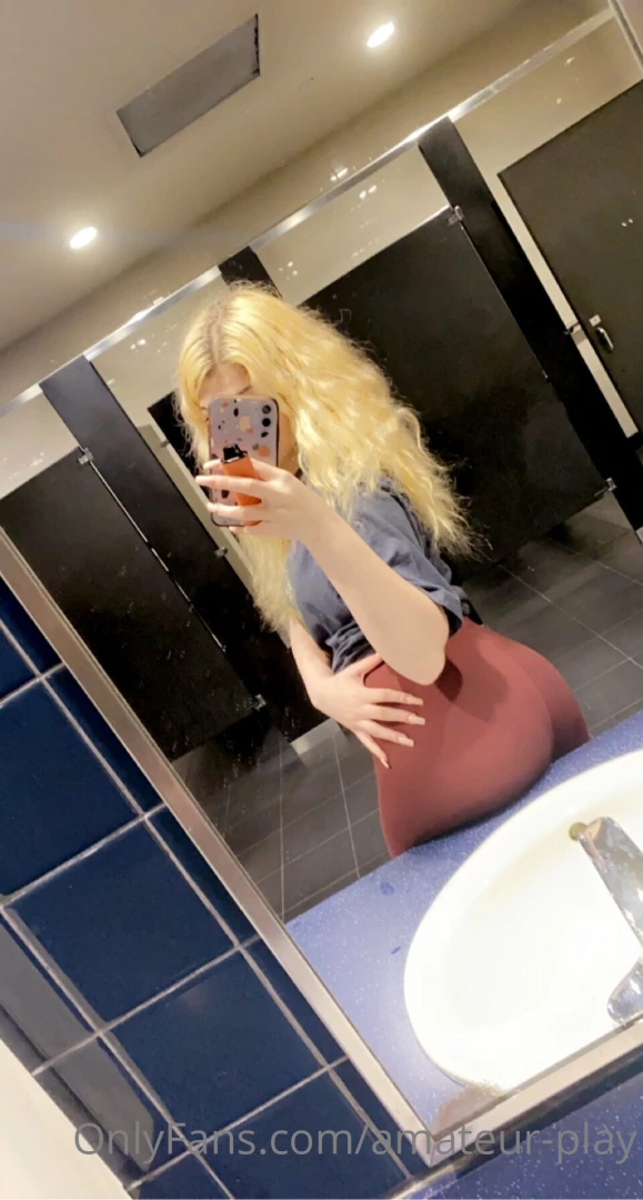 How does my ass look in these leggings part 2 