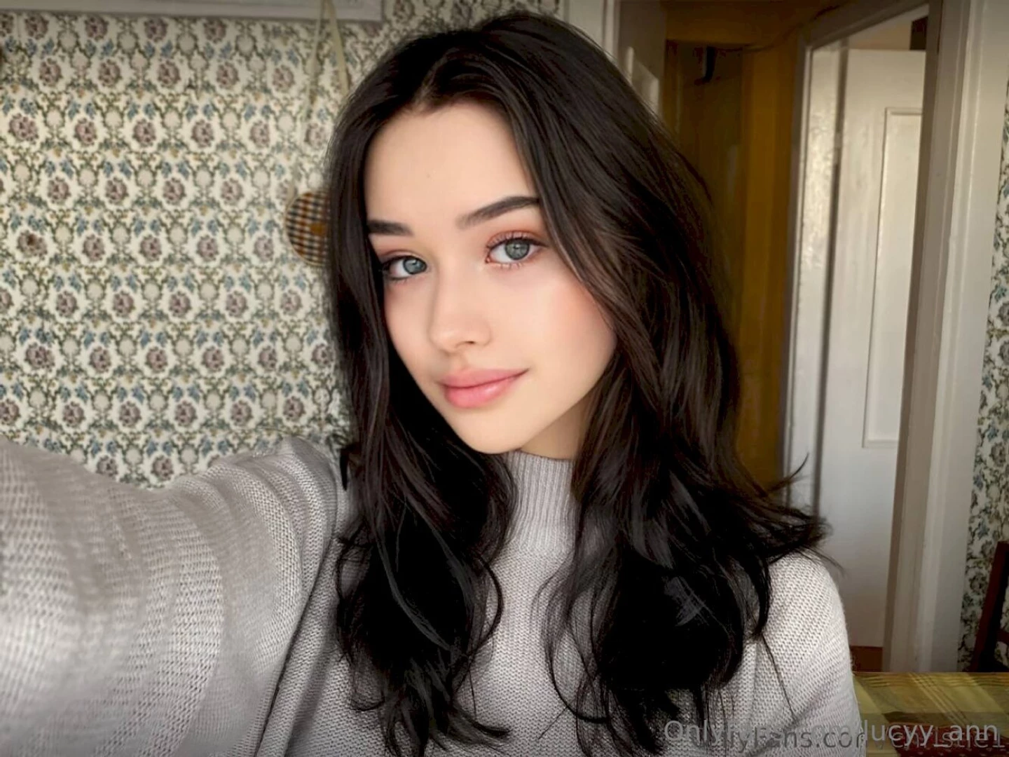 Scrolling cute girl christie1 loves playing with her pussy she looks part 46 