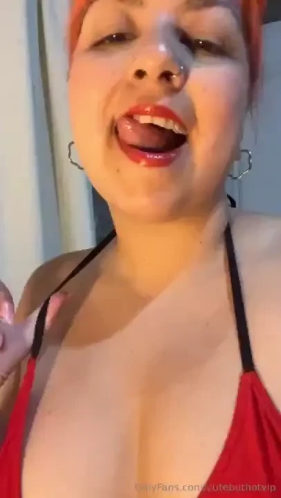 Showing you my precious hole my bellybutton 