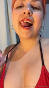 Showing you my precious hole my bellybutton