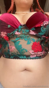 Look at my beautiful bustier