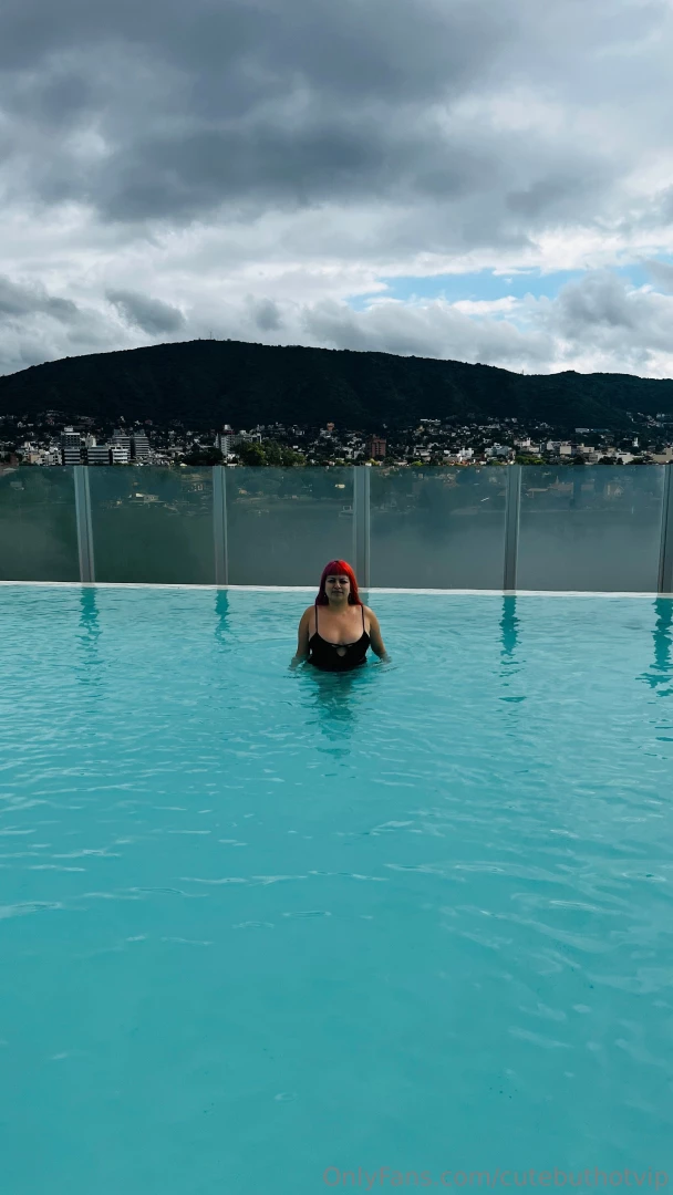 Enjoy the pool with me 