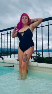 Enjoy the pool with me part 2