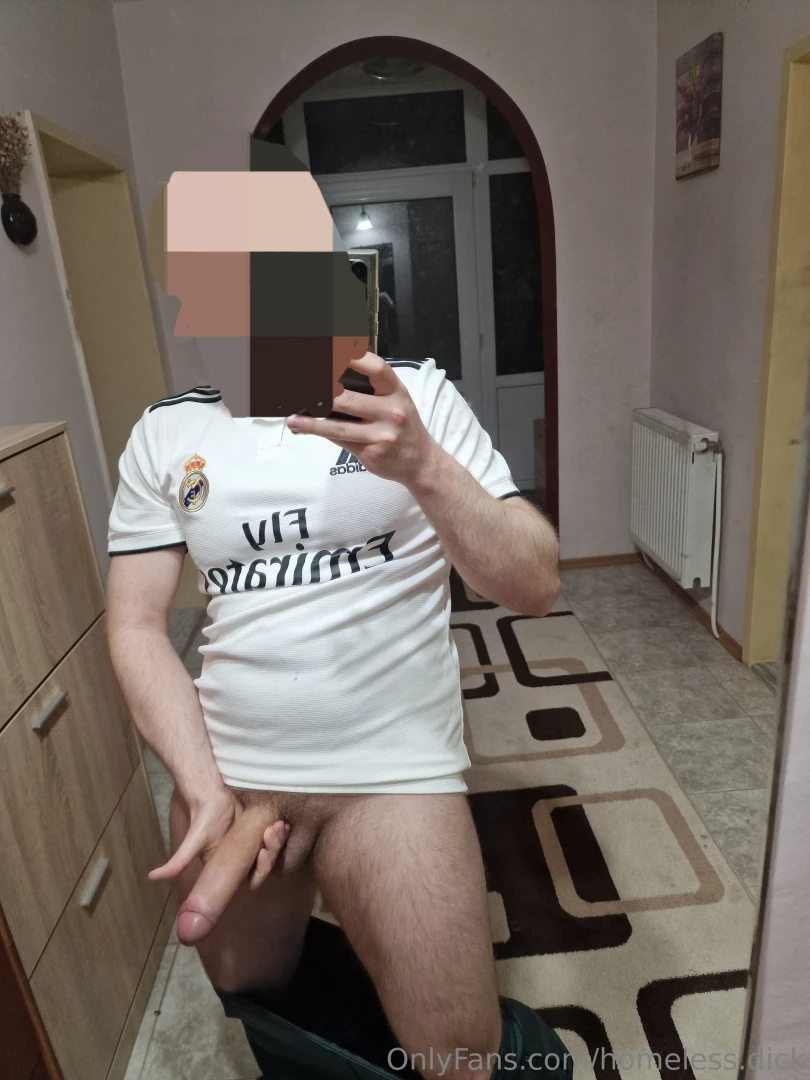 Who wanna be pregnant by that dick 