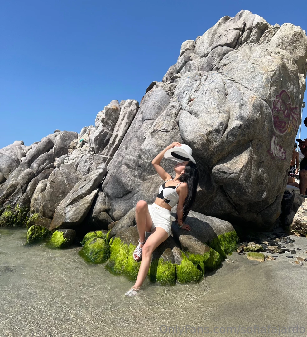 Have a sunny and happy tuesday 