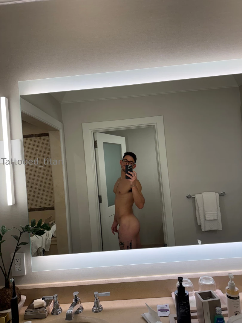 Time to get ready for a wedding hopefully i find someone to fuck me 