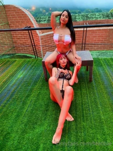 Next to my beautiful juanystefany14 taking some fresh air part 1