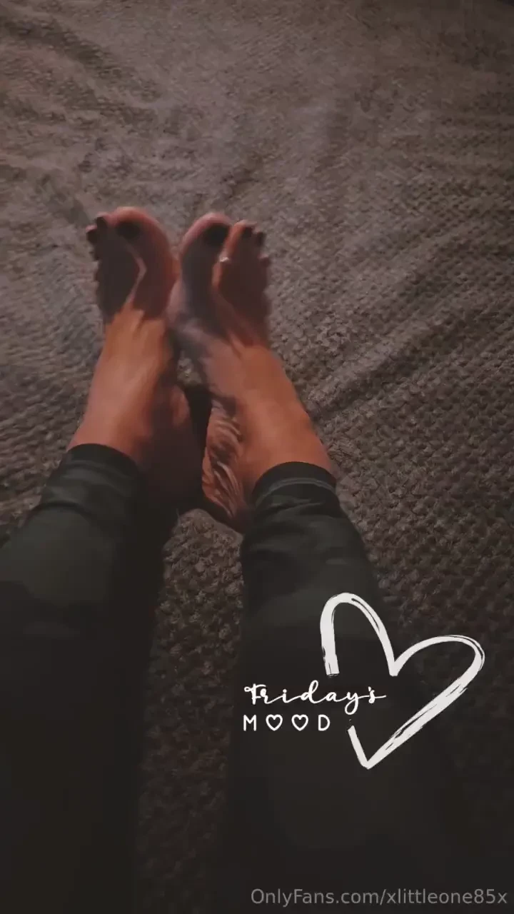 Morning titties and toes part 1 