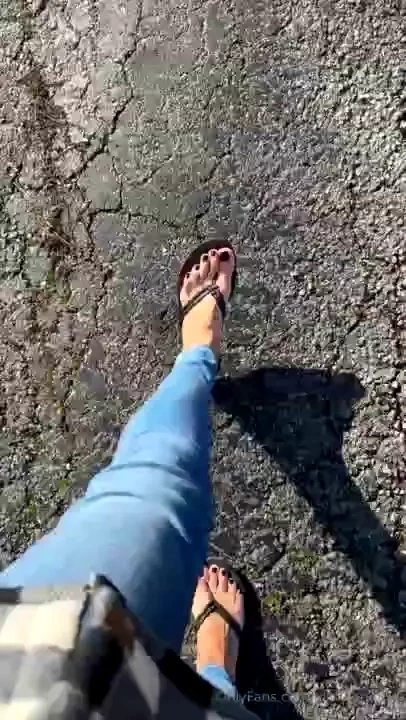 Come for a walk with me while i get my mail 