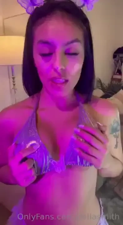 I wait for u on my dm with a lot of outfits 