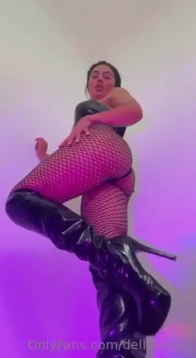 I know you want to lick all my boots and maybe i let you lick my pussy 