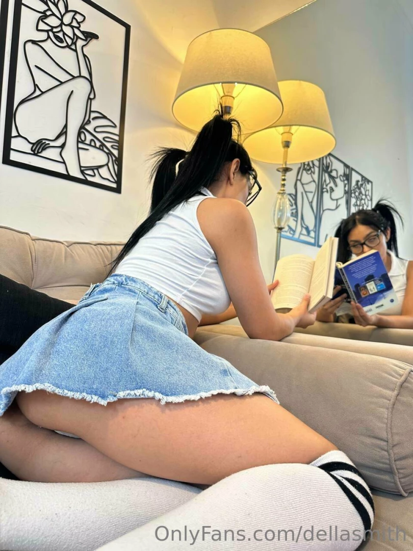 Shhhh this smart girl is on her own don t bother shhhh esta chica part 1 