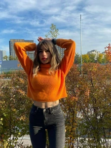 I love taking hot photos and having fun on this site and what are you