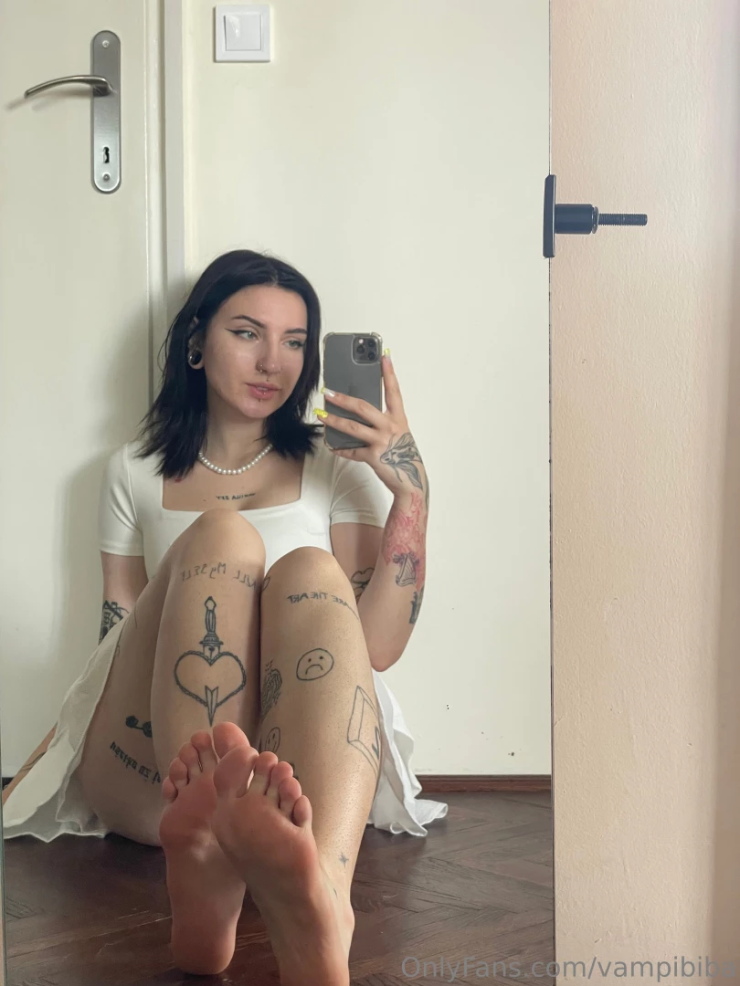 Some feet pics to brighten up your day 
