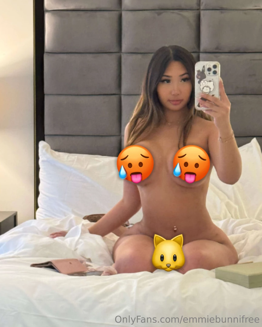 Sending super slutty surprises ik you re gonna cum so hard when you dm 