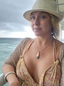 Watching the storm come in i love the rush i get makes me wanna lay part 1