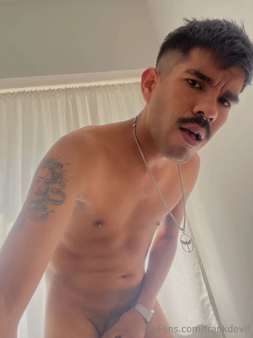 Hello baby welcome to my free page i am napumal2 from argentina here 