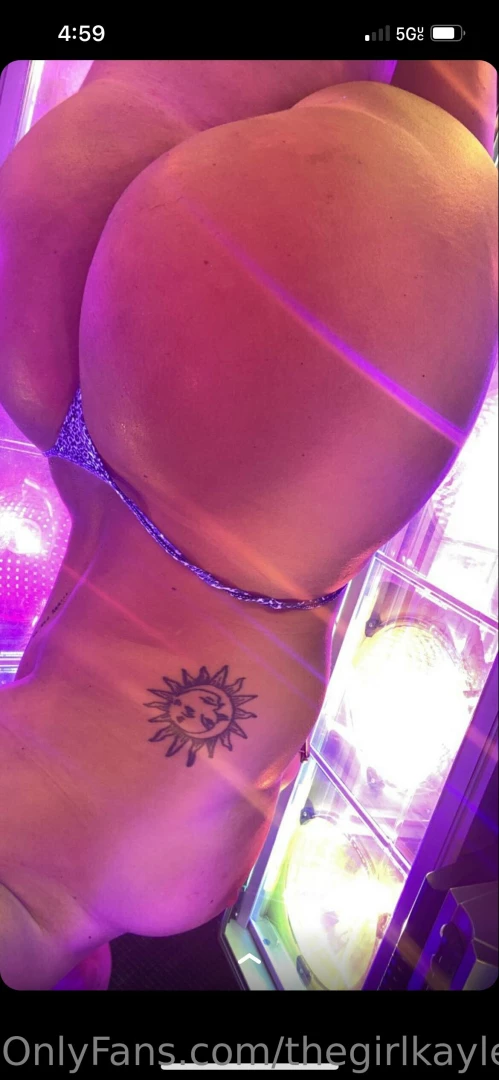 Tanning beds are my fave picture places 