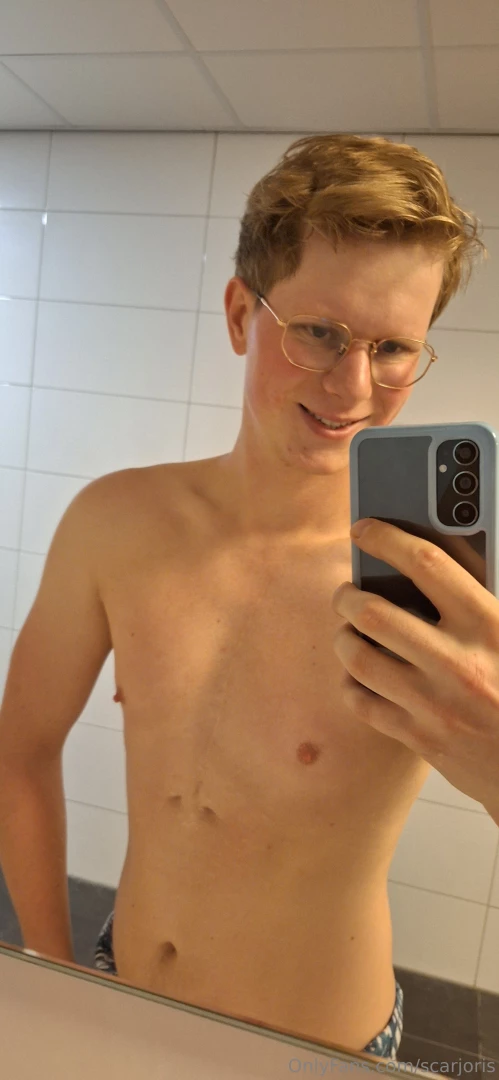 Hot gym day take a look at my body if you re into it i will upload part 1 