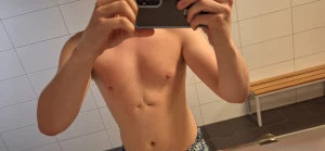 Hot gym day take a look at my body if you re into it i will upload part 2