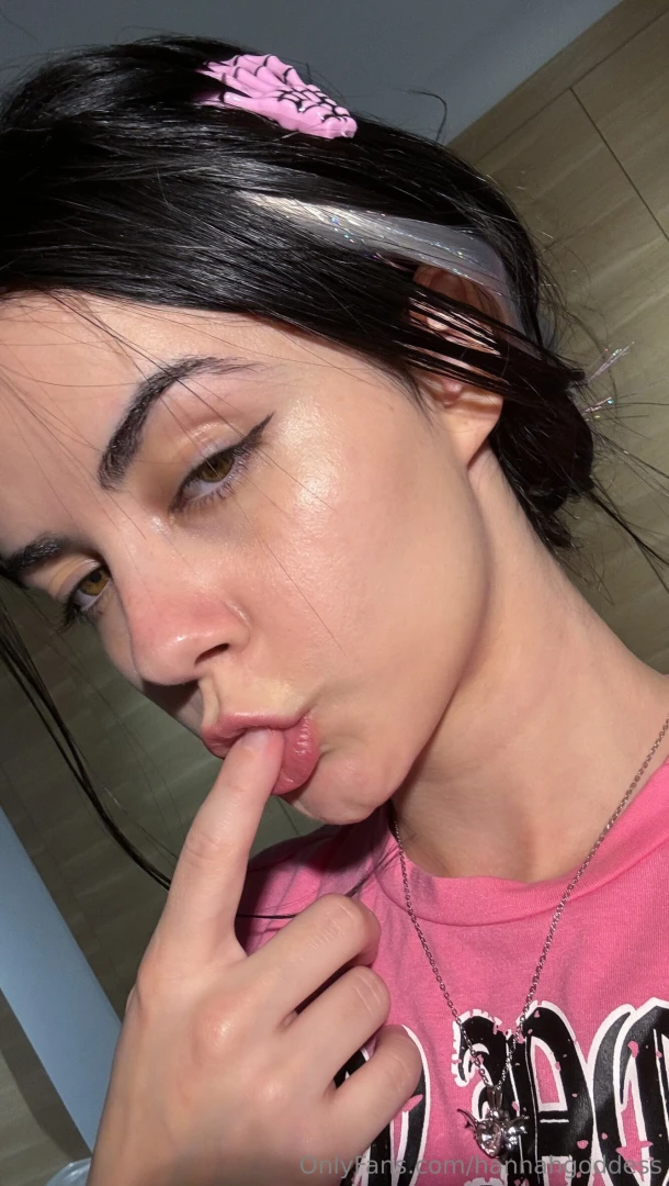 Fastest fan to tip 20 will get 200 worth in content 