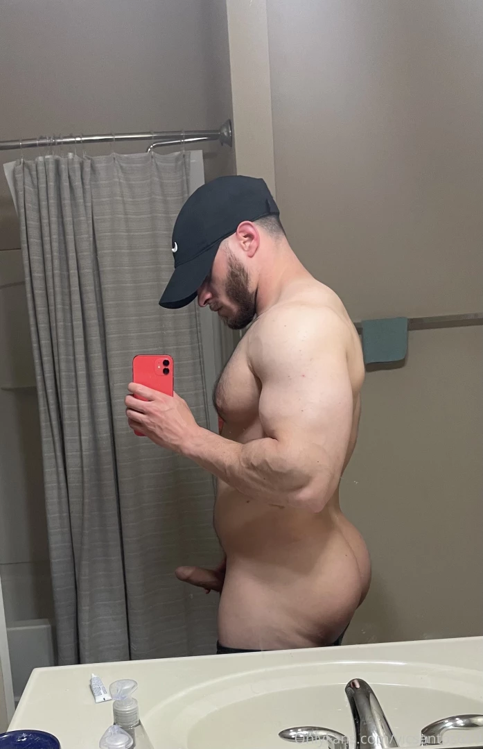 Lick my sweaty pussy and cock 