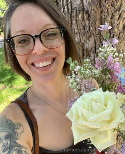 Roses are red violets are blue my pussy is wet won t you cum too