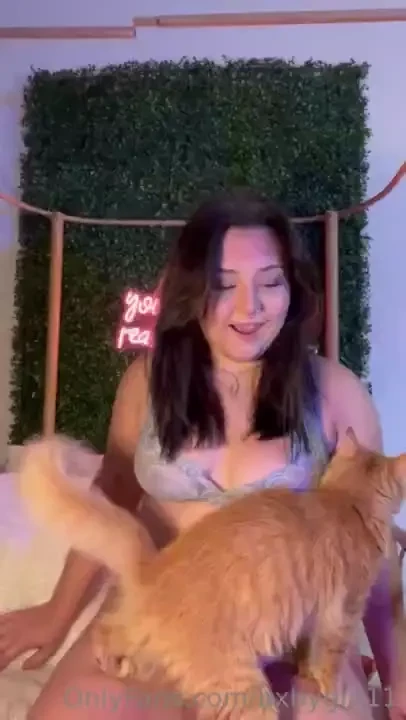 Behind the scenes this is what i go thrue every day would you sit on 