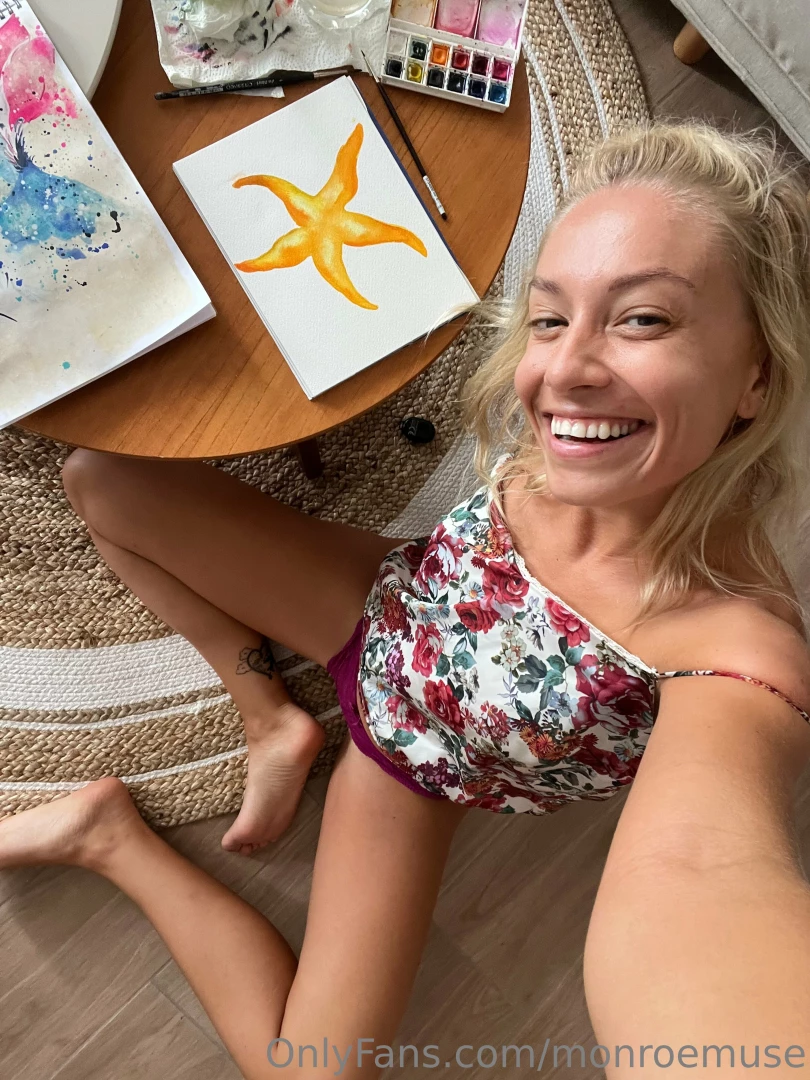 Friday to paint to be free and of course to be sexy today i want to 