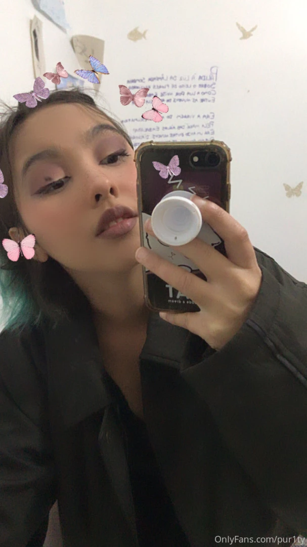 Hoje eu t bonita e maquiada ia tirar foto mas t mo frio part 2 