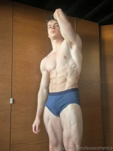 This tease is too good to miss come closer