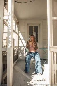 You re getting vip treatment tonight check your messages