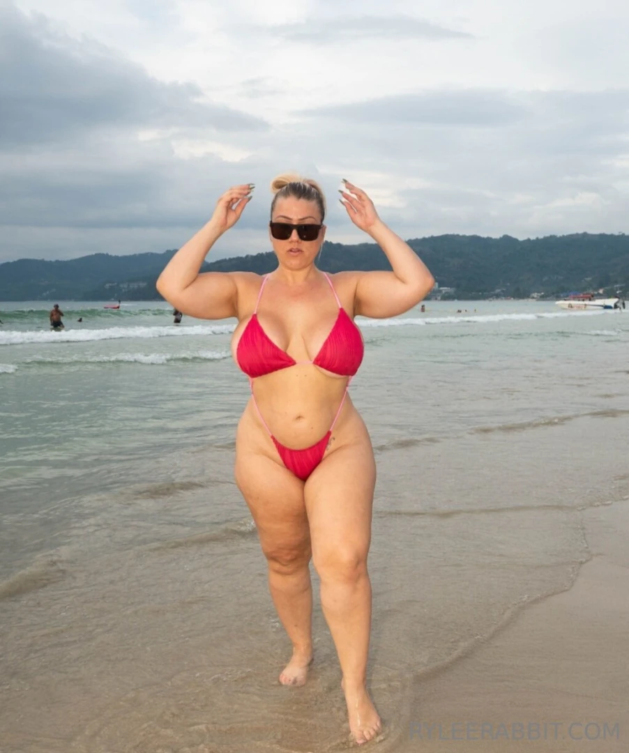 Dont keep your goddess waiting 